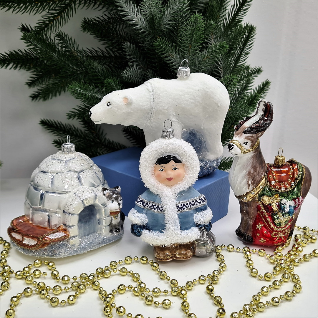 фото Набор ёлочных игрушек Белая медведица, юрта, якуточка и олень с подарками