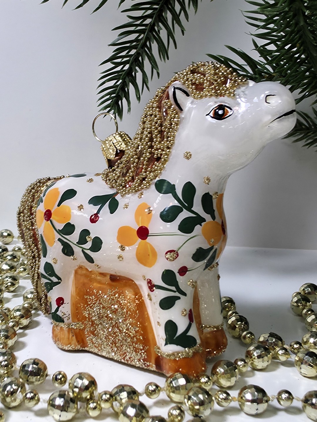 фото Стеклянная елочная игрушка Лошадка смотрит в бок