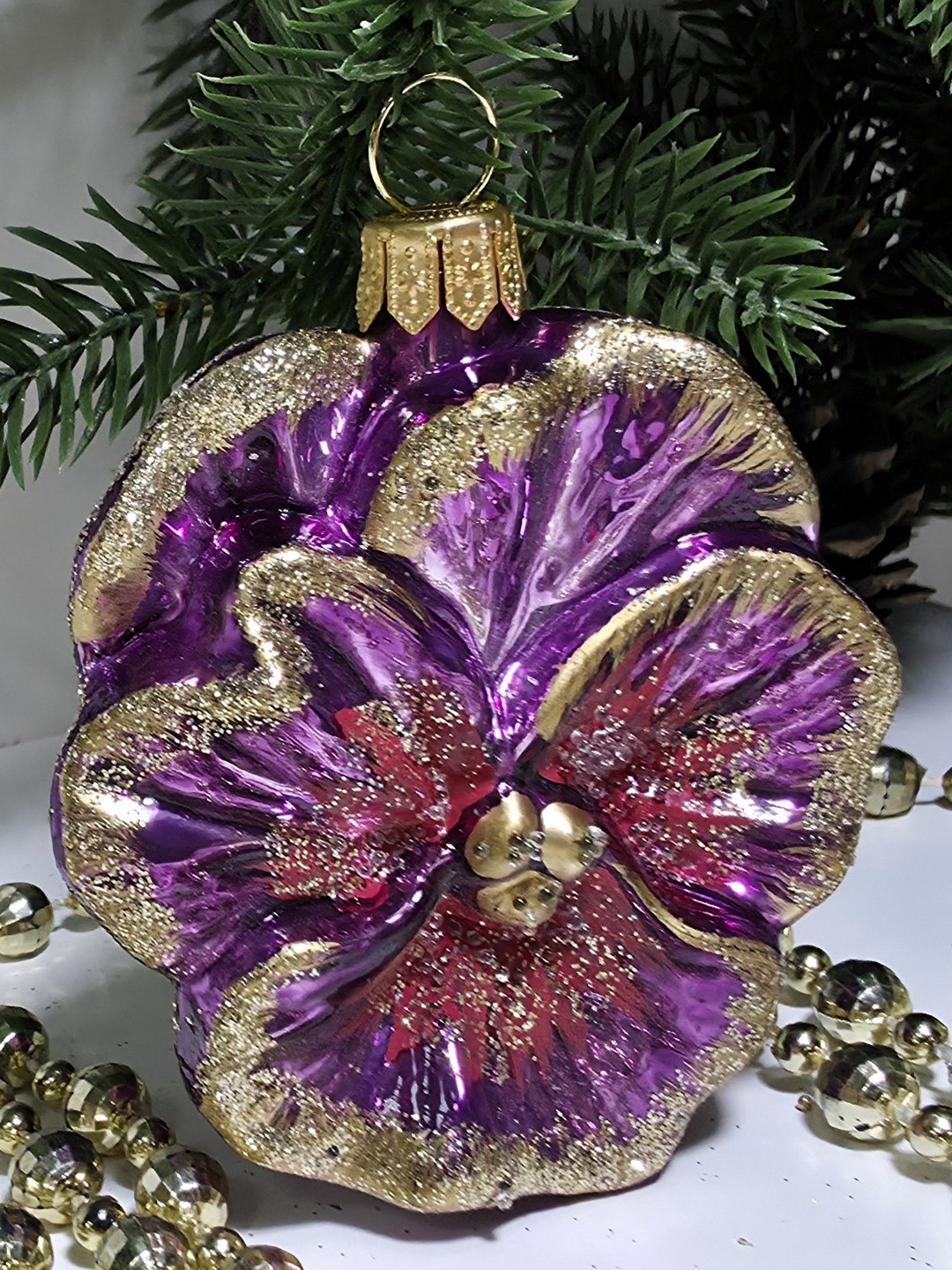 фото Стеклянная елочная игрушка Фиалка
