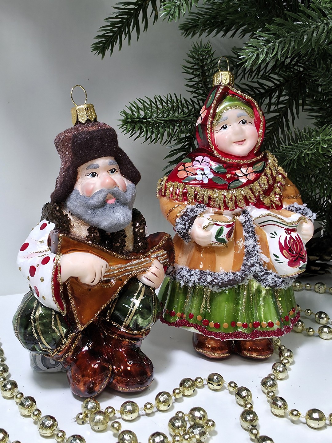фото Набор ёлочных игрушек Бабушка с кувшином и дед с балалайкой