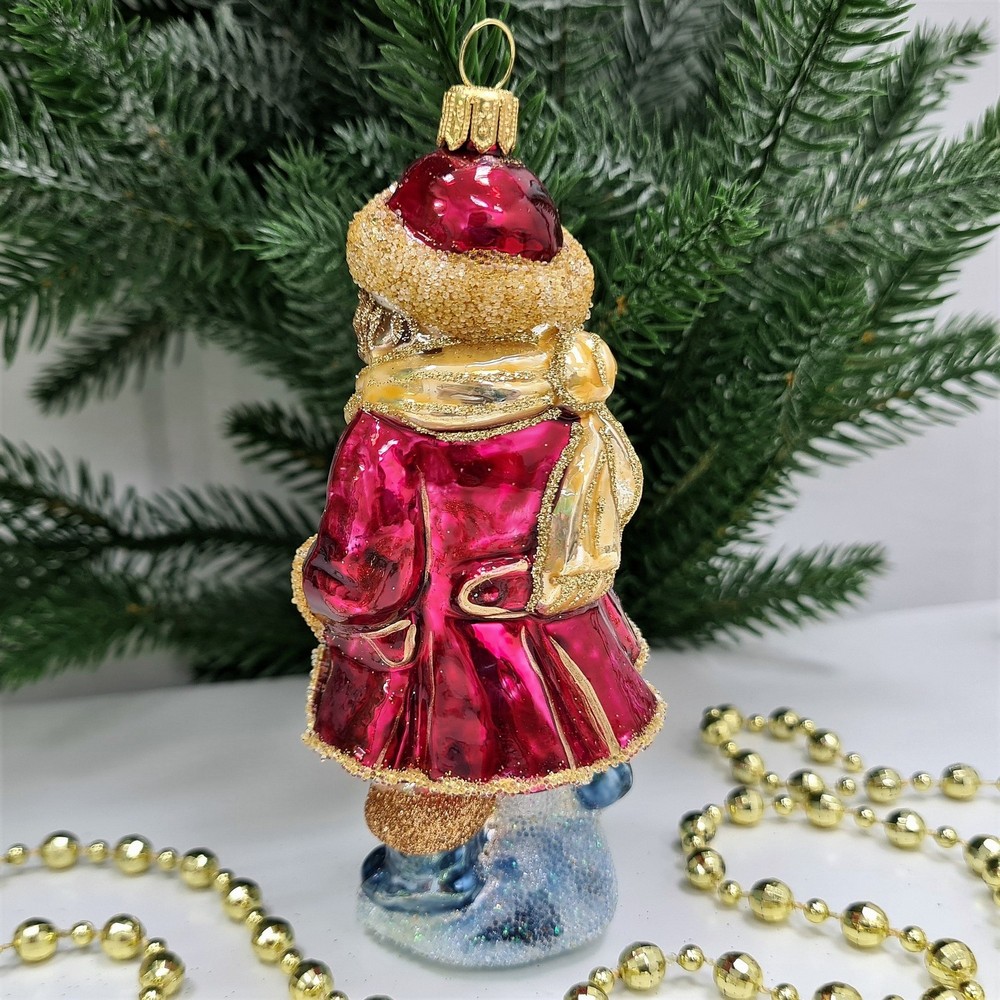 фото Стеклянная елочная игрушка Девочка со снежком бордо