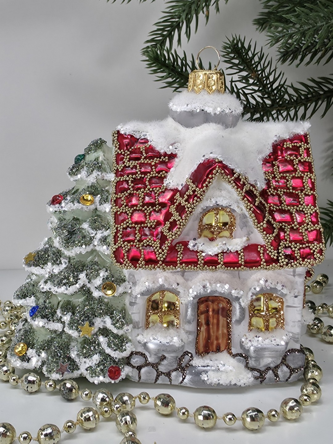 фото Стеклянная елочная игрушка Домик с ёлкой