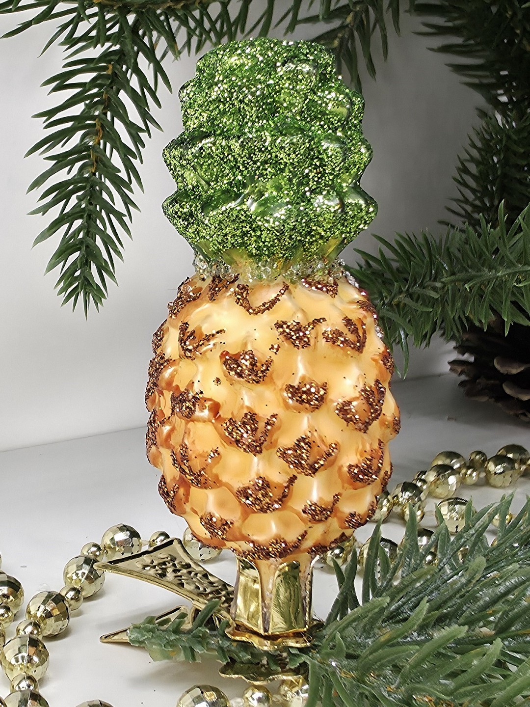 фото Стеклянная елочная игрушка Ананас на прищепке