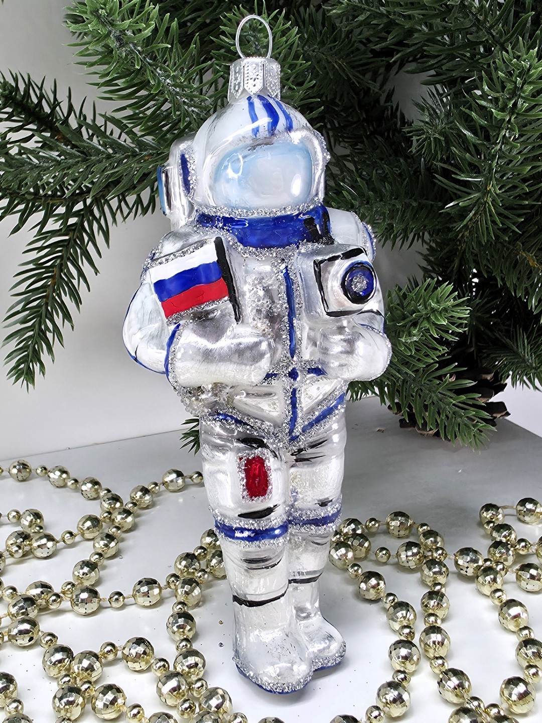 фото Стеклянная елочная игрушка Космонавт