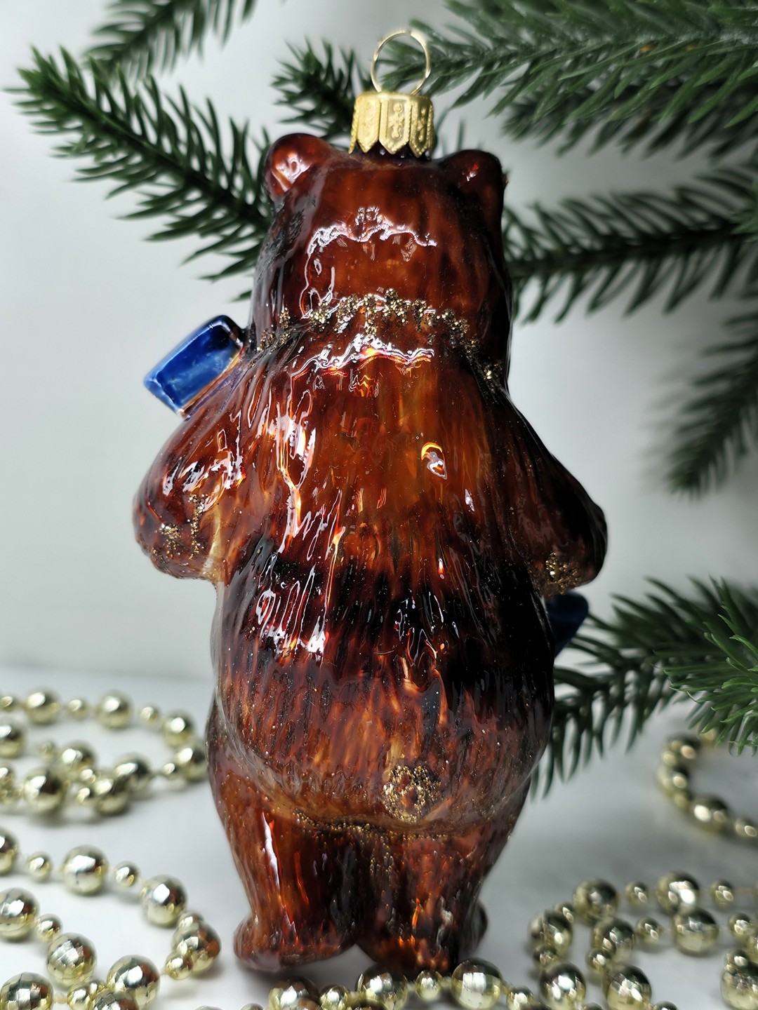 фото Стеклянная елочная игрушка Медведь с балалайкой