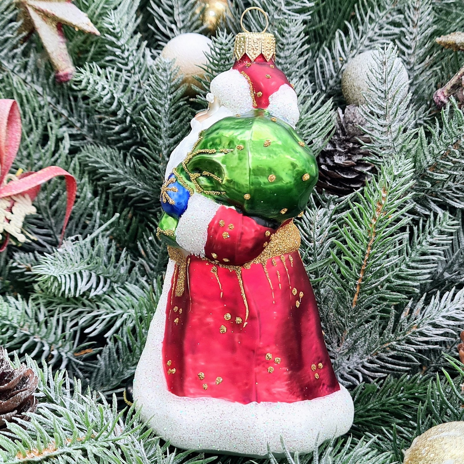 фото Стеклянная елочная игрушка Дед Мороз в красной шубе