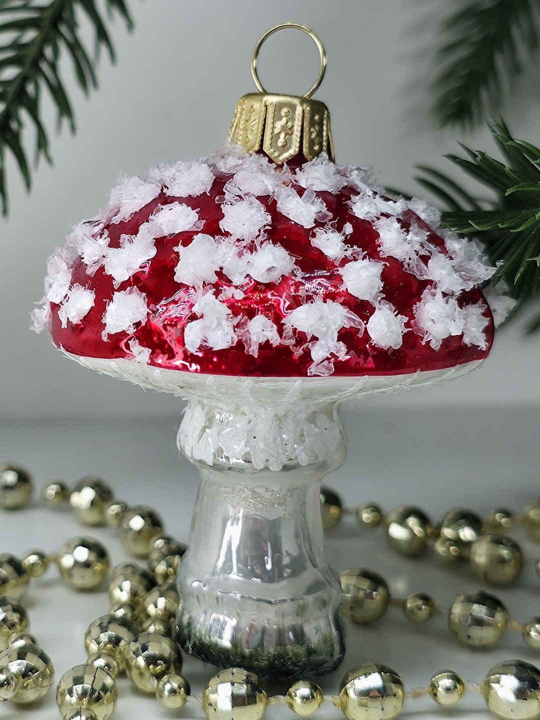 фото Стеклянная елочная игрушка Мухомор