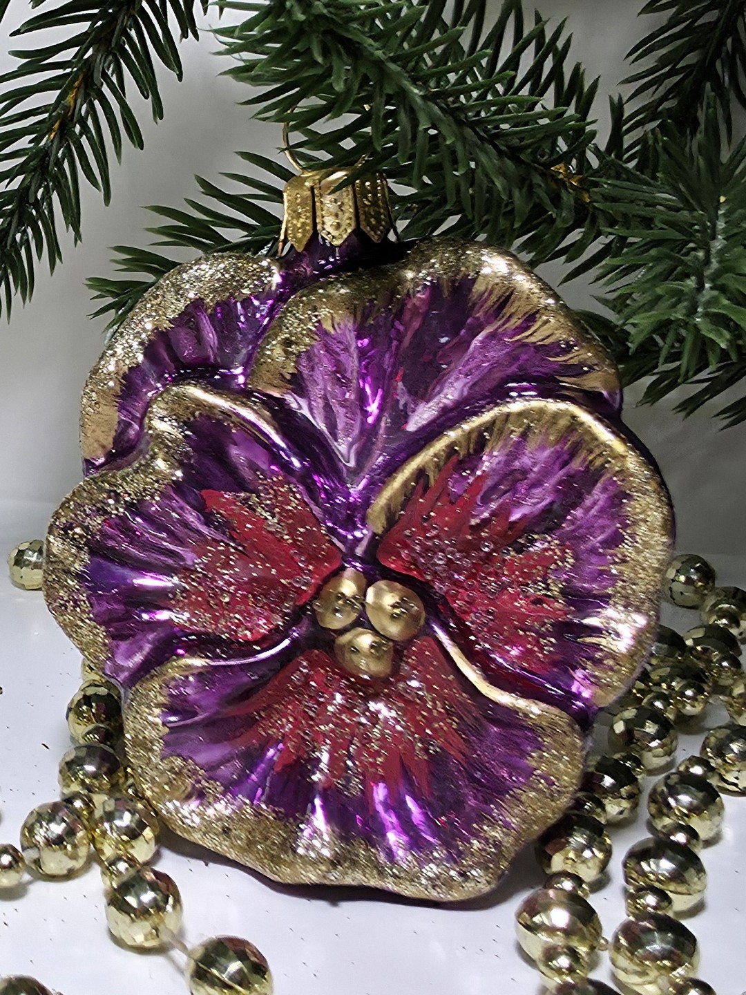 фото Стеклянная елочная игрушка Фиалка