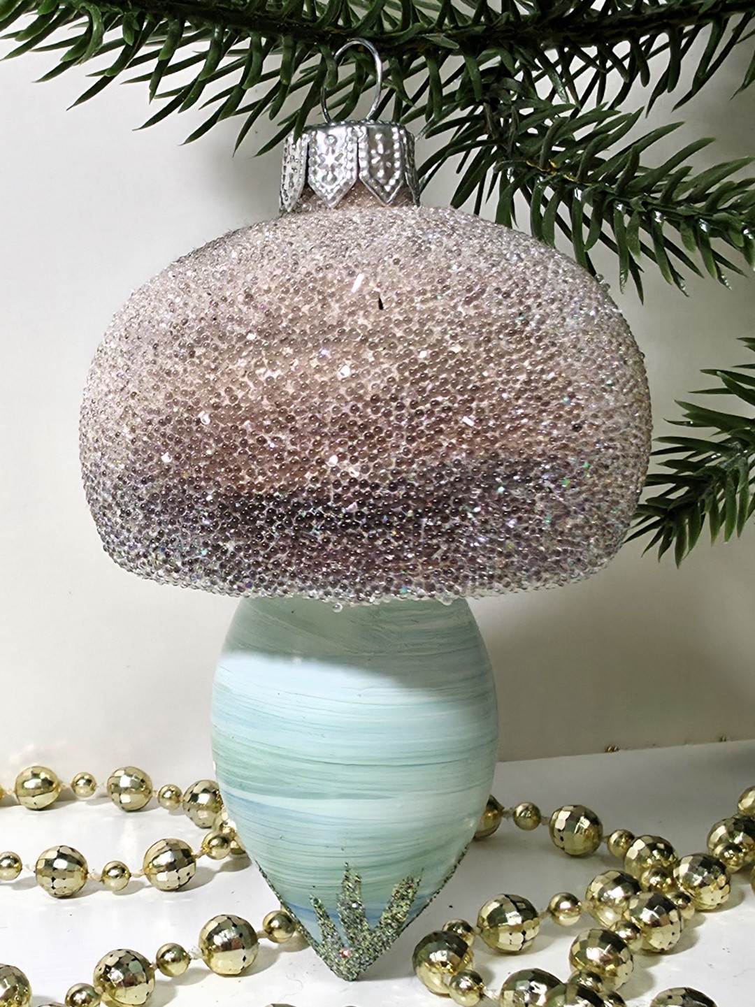 фото Стеклянная елочная игрушка Грибочек