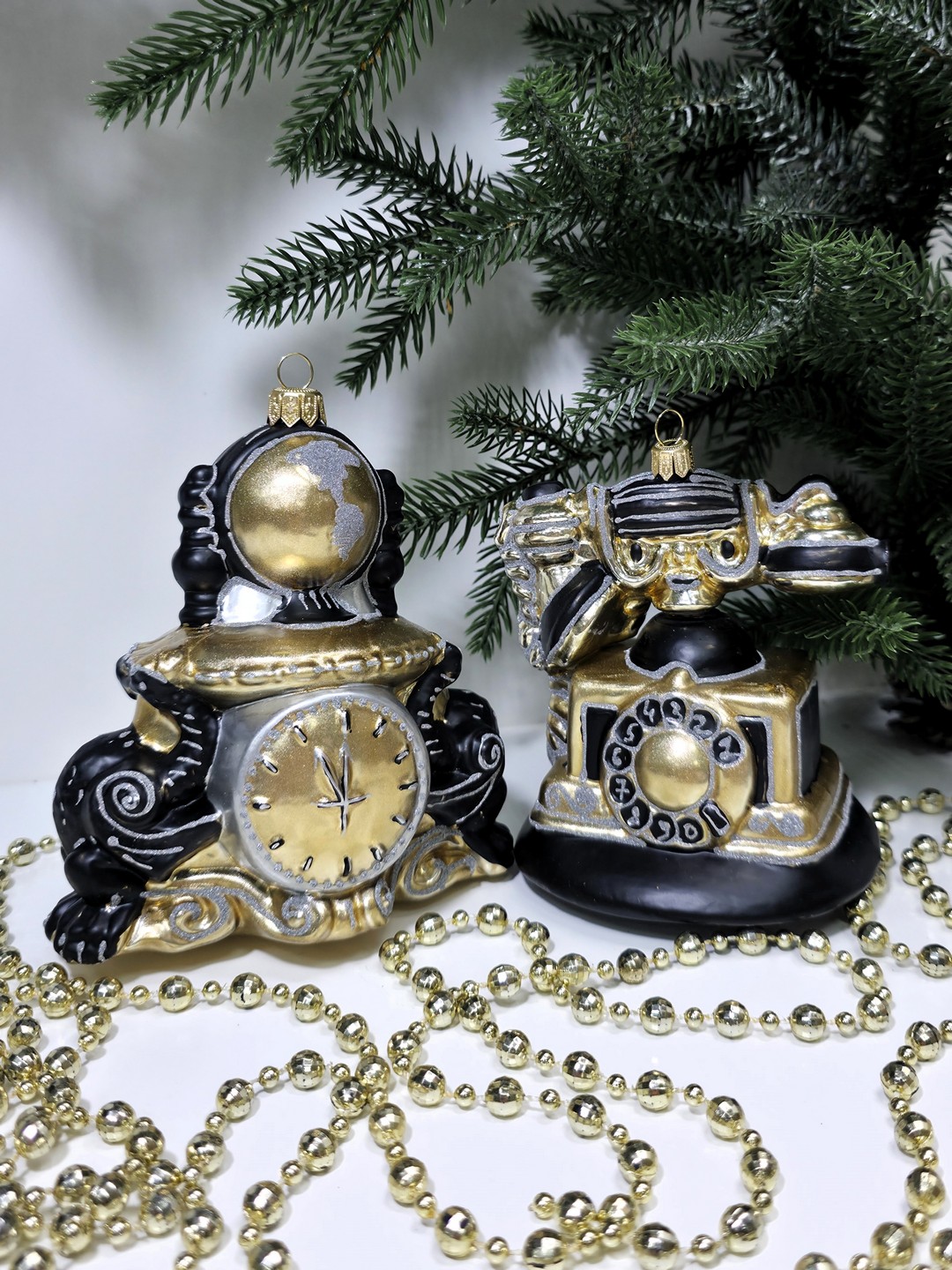 фото Набор ёлочных игрушек Телефон и часы с глобусом ретро