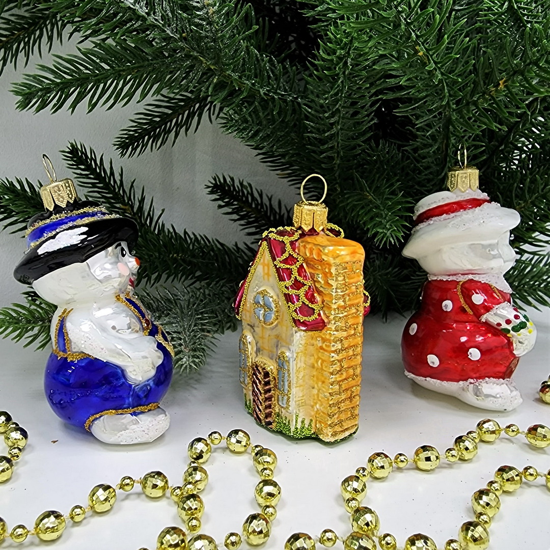 фото Набор ёлочных игрушек Снеговики и домик