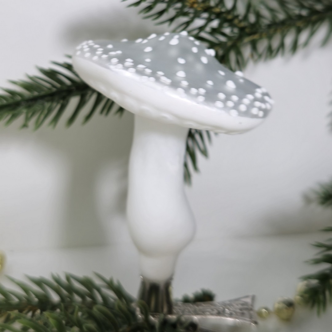 фото Стеклянная елочная игрушка Грибочек