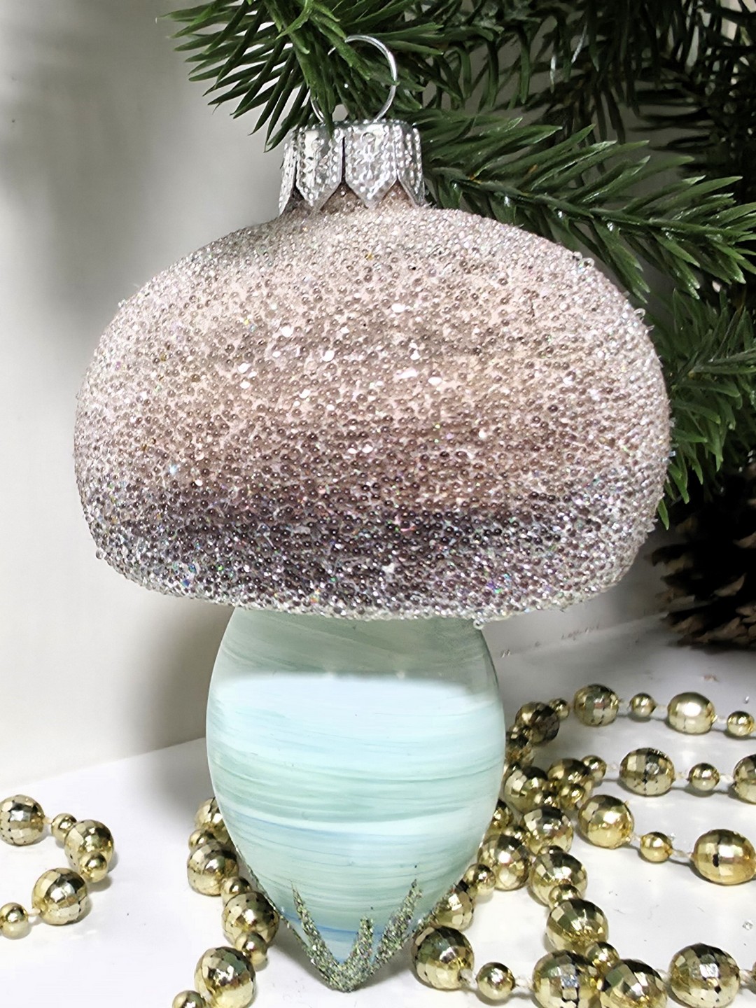 фото Стеклянная елочная игрушка Грибочек