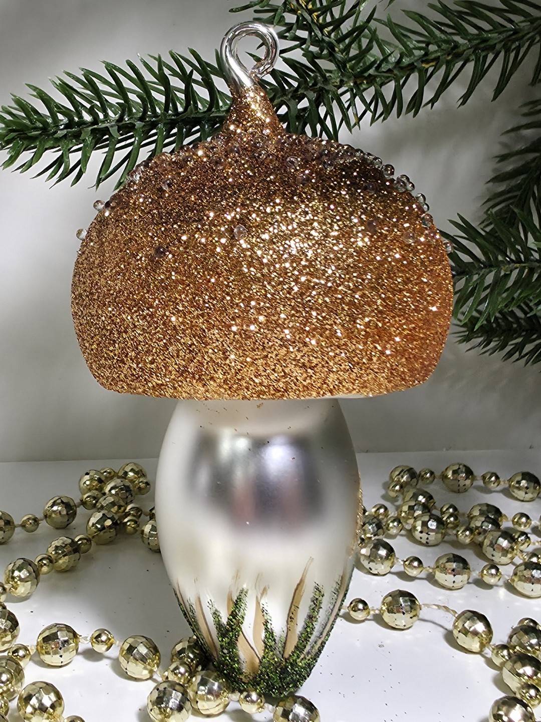 фото Стеклянная елочная игрушка Грибочек