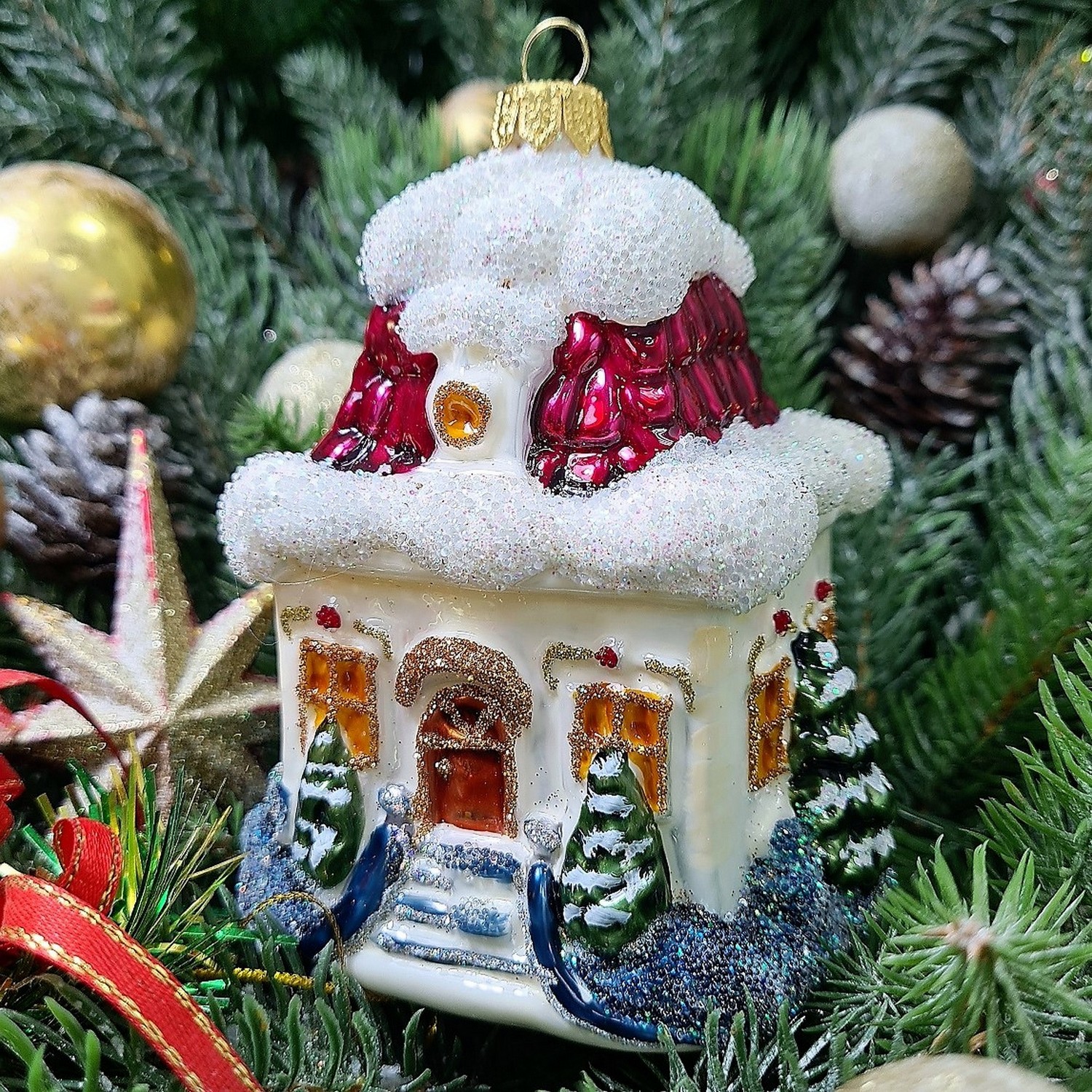 фото Стеклянная елочная игрушка Дом в снегу