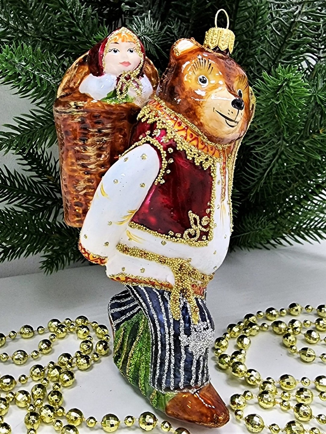 фото Стеклянная елочная игрушка Мишка несет Машу