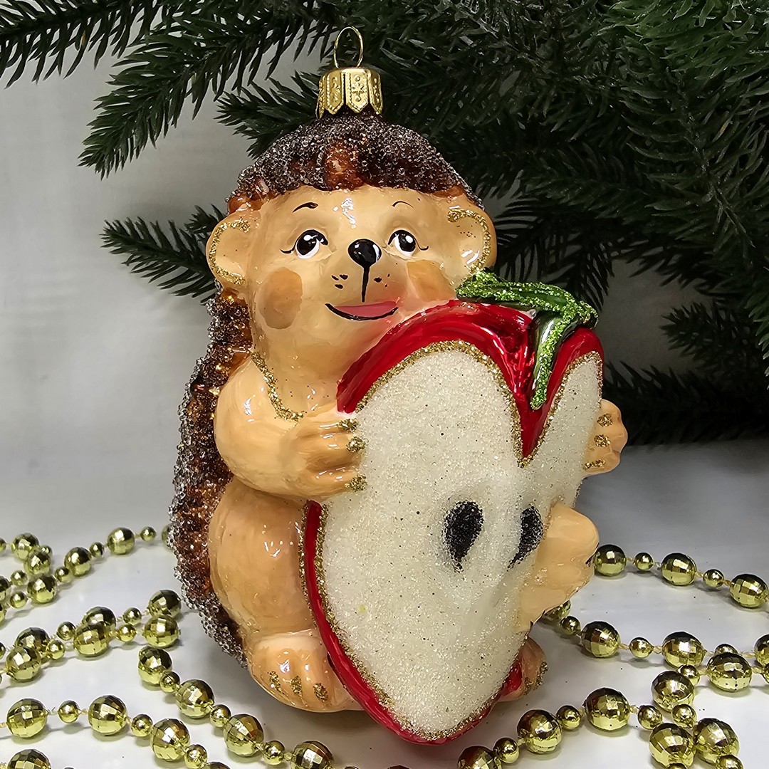 фото Стеклянная елочная игрушка Ёжик с яблоком