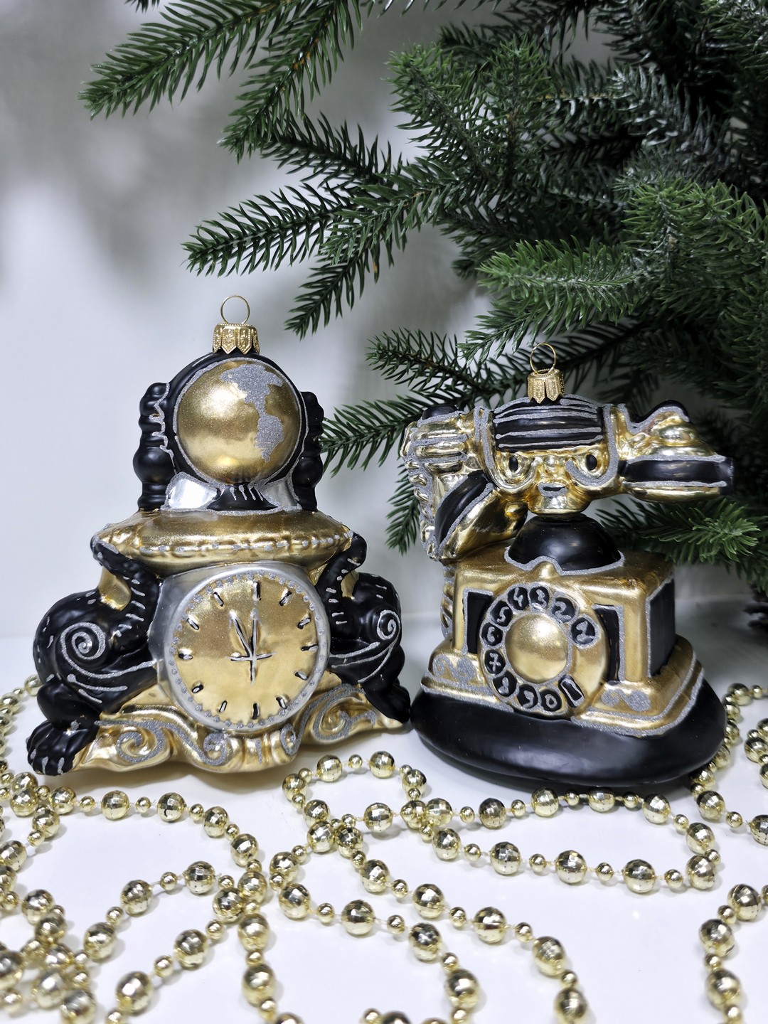 фото Набор ёлочных игрушек Телефон и часы с глобусом ретро