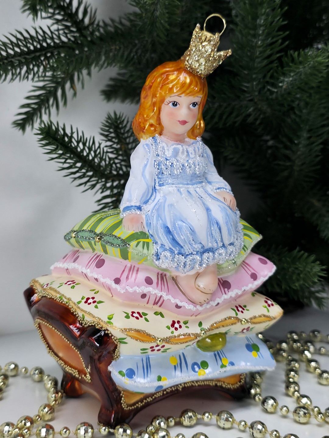 фото Стеклянная елочная игрушка Принцесса на горошине