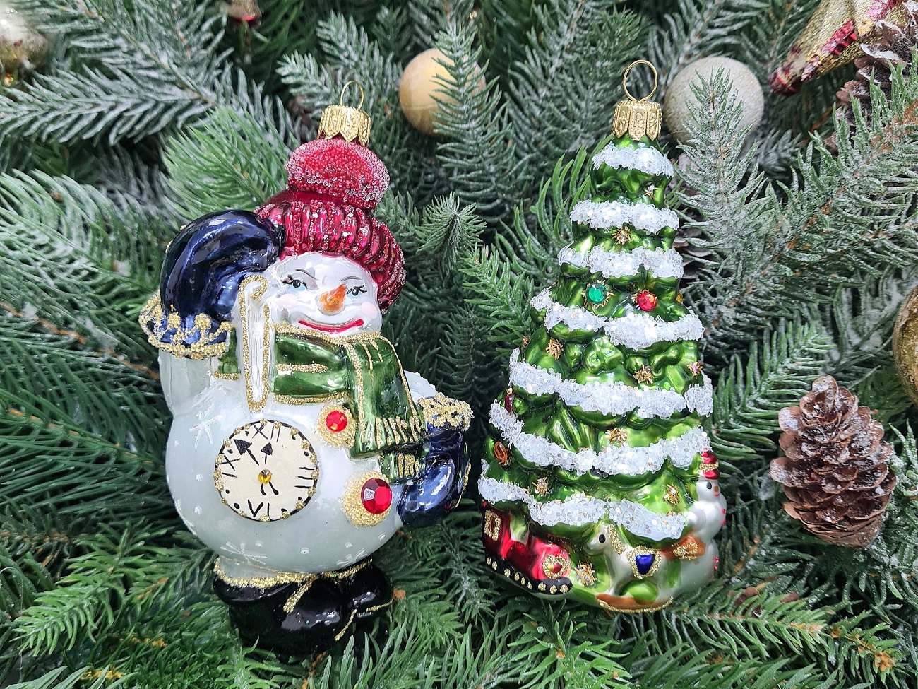 фото Набор ёлочных игрушек Снеговик с часиками и елка