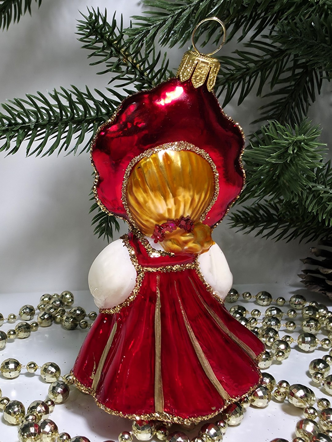 фото Стеклянная елочная игрушка Девочка в сарафане