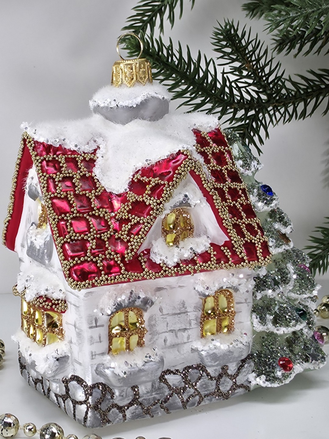 фото Стеклянная елочная игрушка Домик с ёлкой