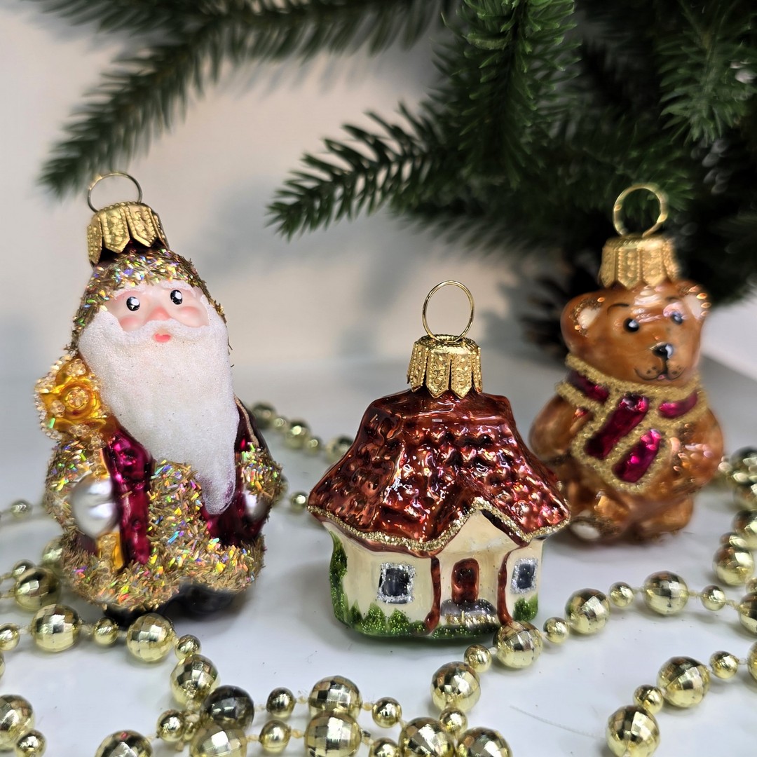 фото Набор стеклянных ёлочных игрушек Irena-Co Дед Мороз, домик и мишка