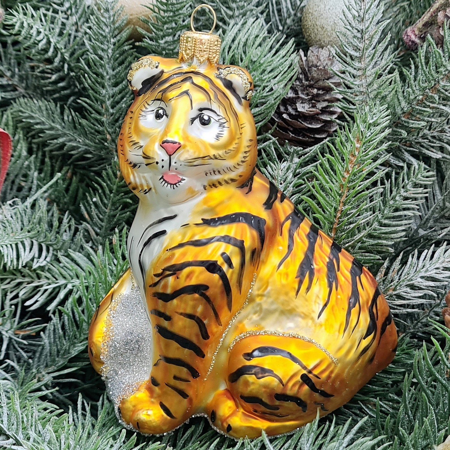 фото Стеклянная елочная игрушка Тигр на камне