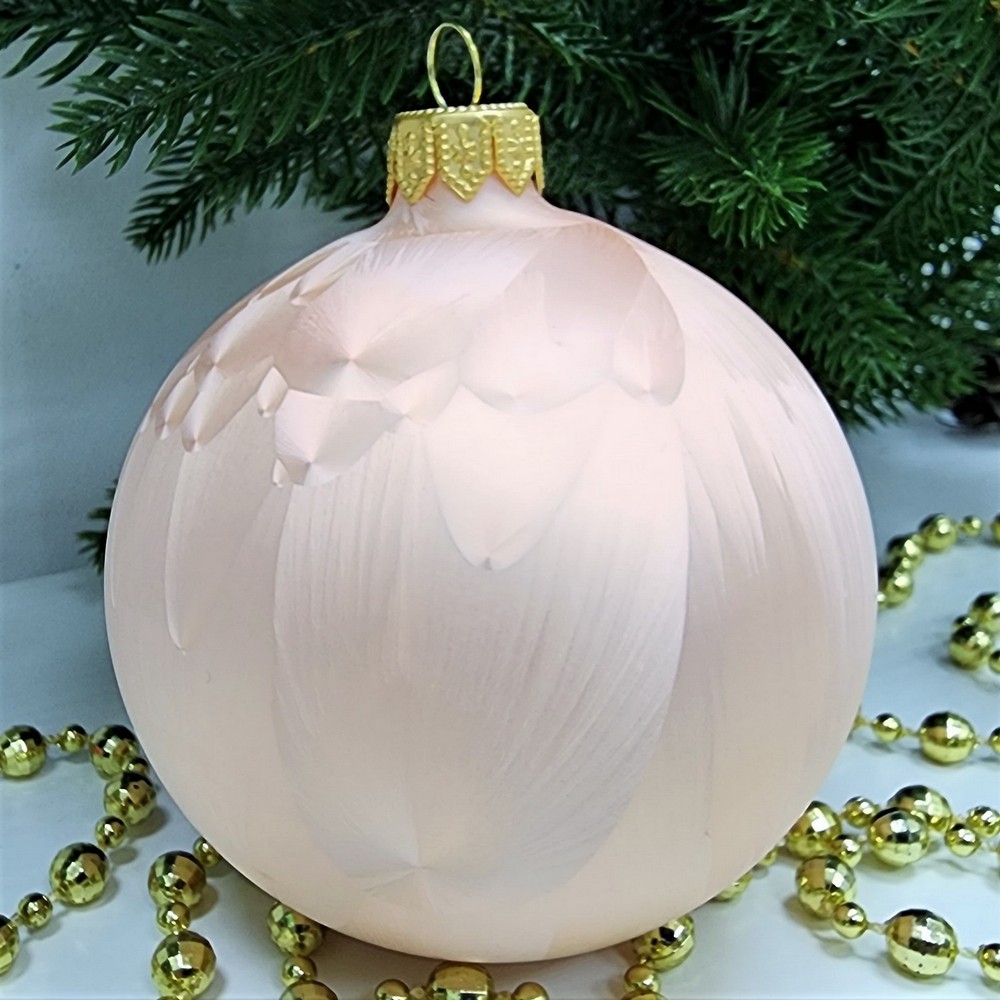 фото Стеклянный шар 80 мм Морозко бежево-розовый