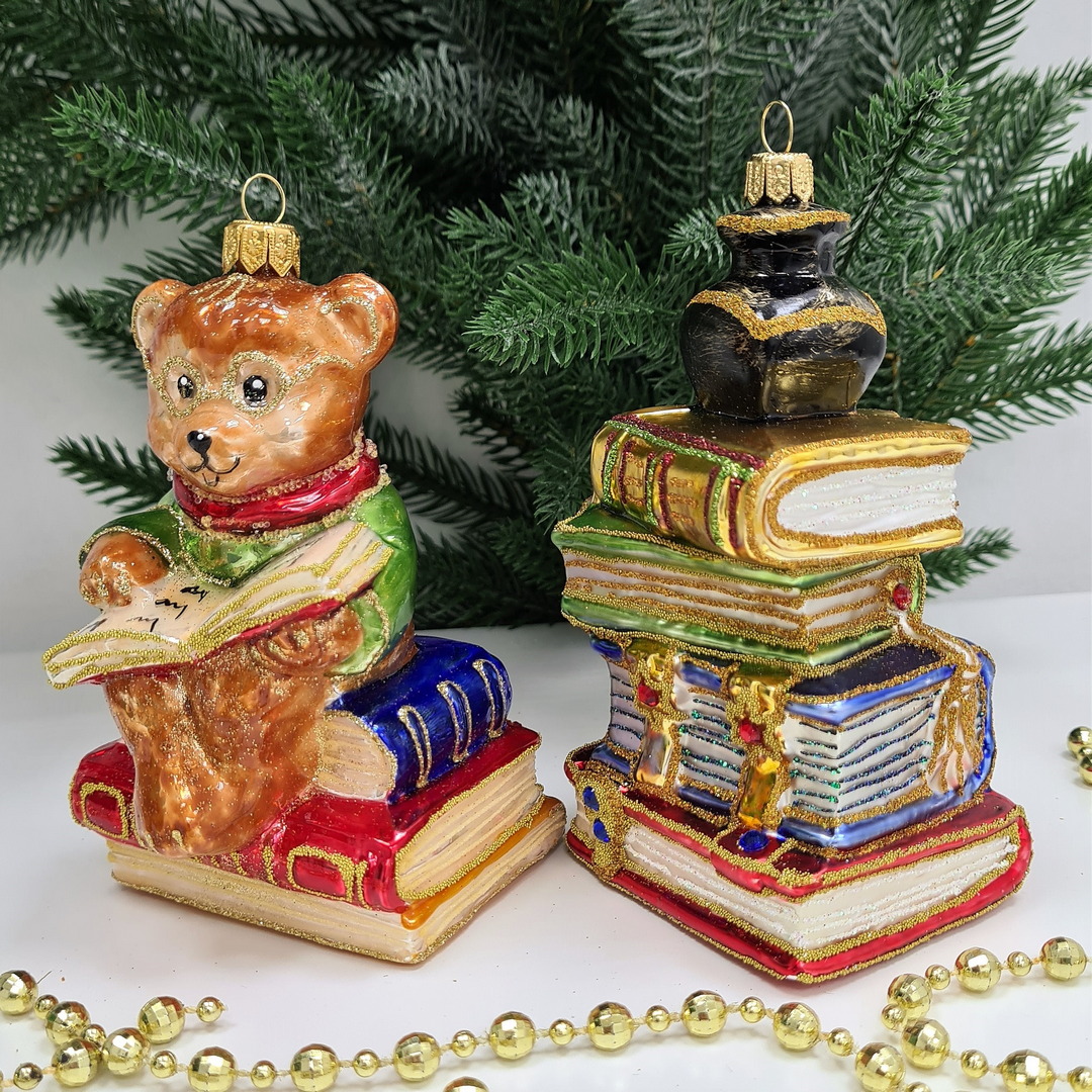 фото Набор ёлочных игрушек Мишка с книгой и стопка книг