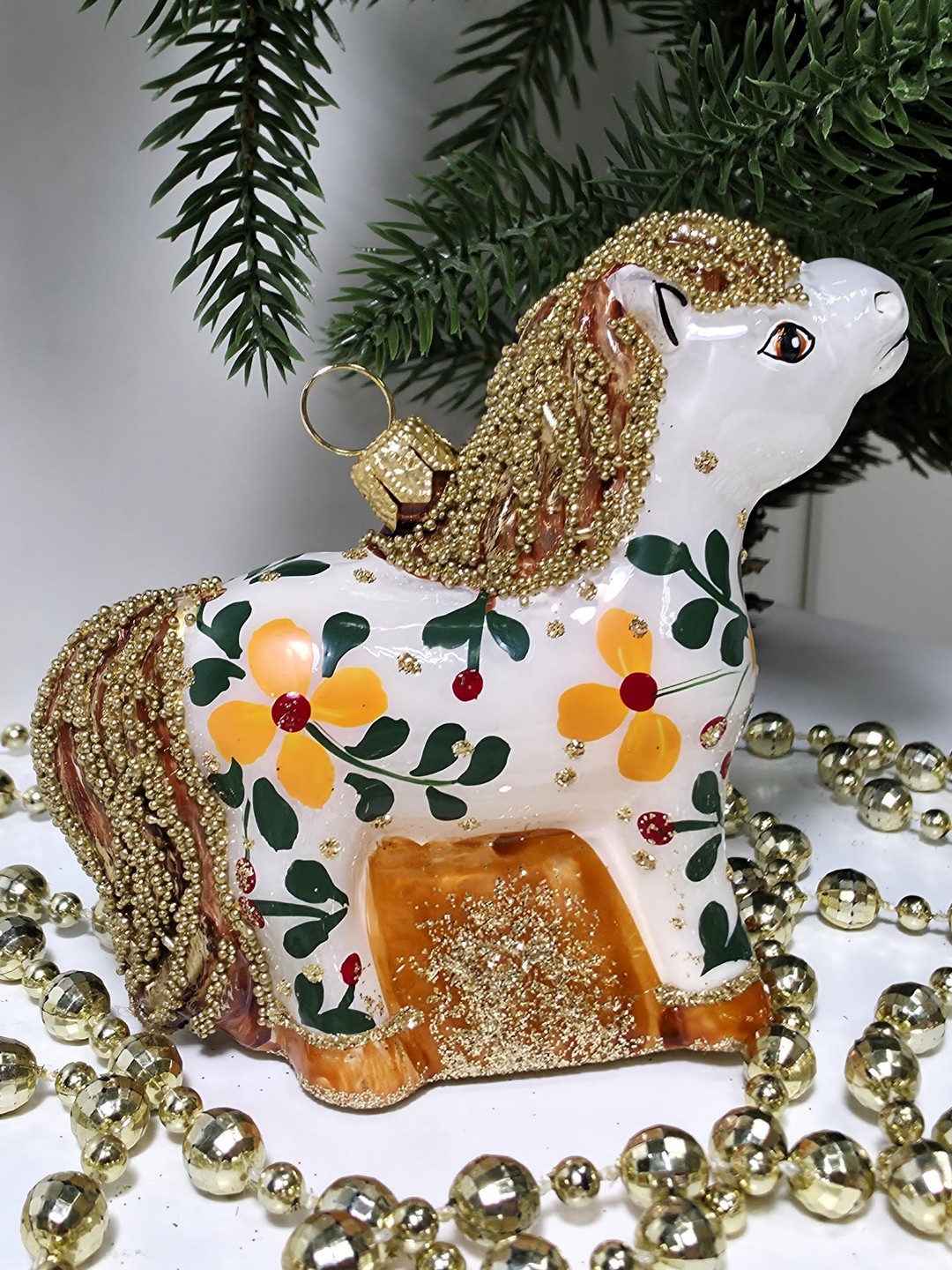 фото Стеклянная елочная игрушка Лошадка смотрит в бок