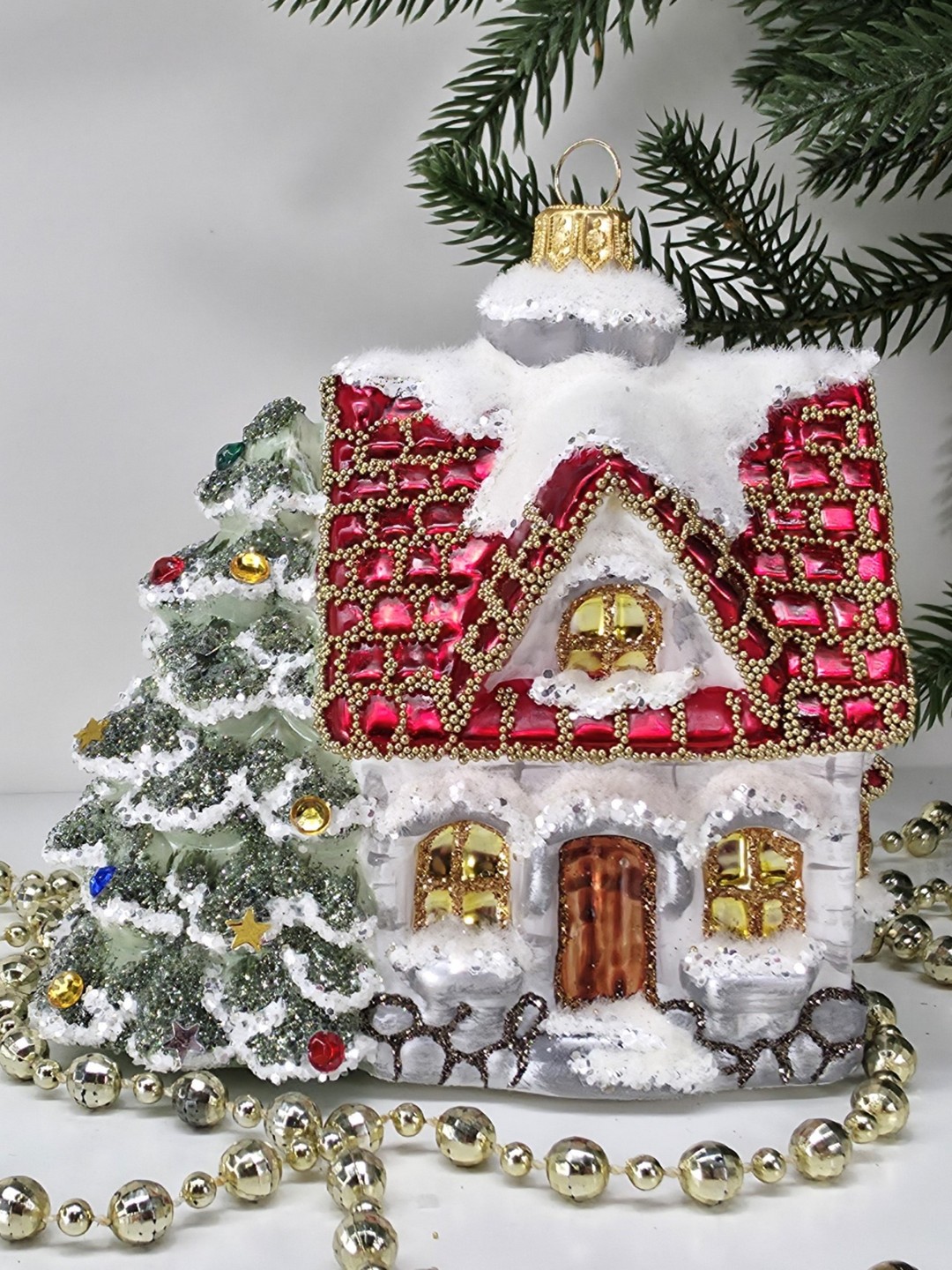 фото Стеклянная елочная игрушка Домик с ёлкой