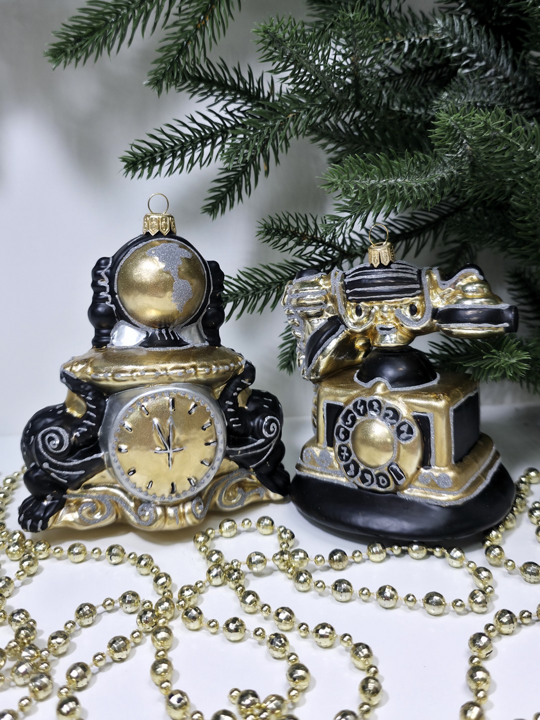 фото Набор ёлочных игрушек Телефон и часы с глобусом ретро