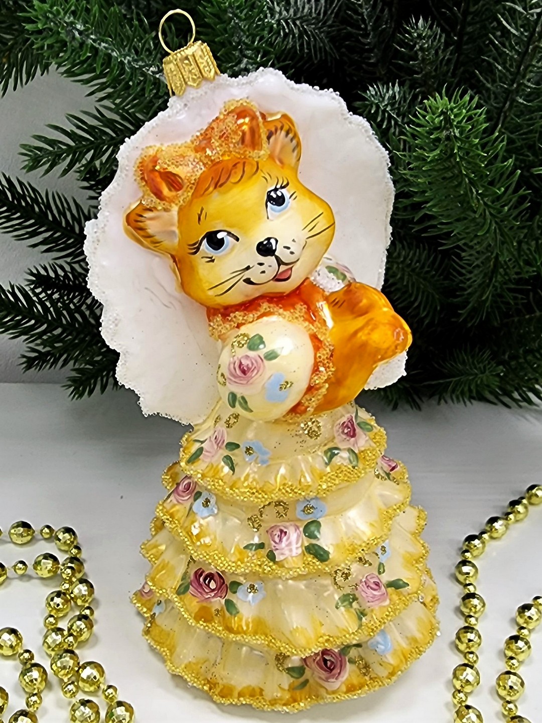 фото Стеклянная елочная игрушка Кошка с зонтиком версаль