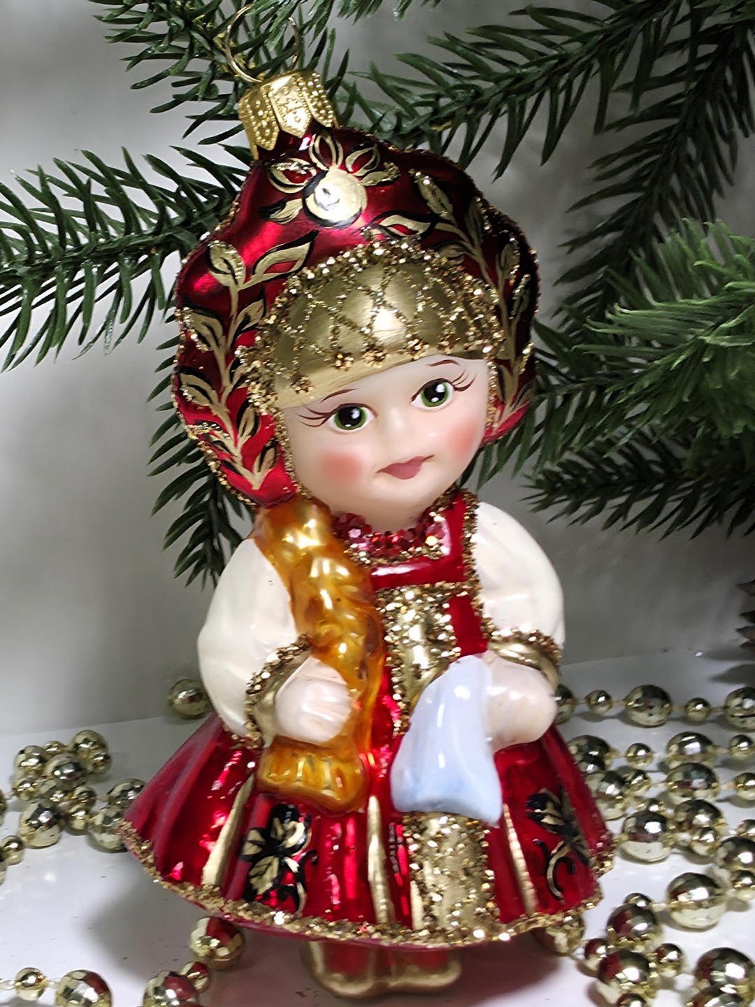 фото Стеклянная елочная игрушка Девочка в сарафане