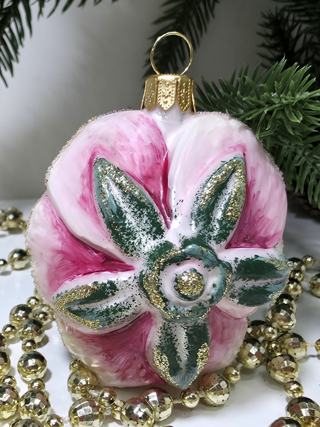 фото Стеклянная елочная игрушка Фиалка