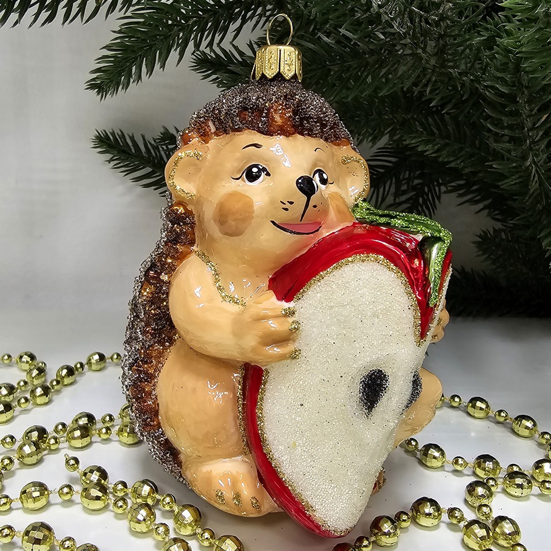фото Стеклянная елочная игрушка Ёжик с яблоком