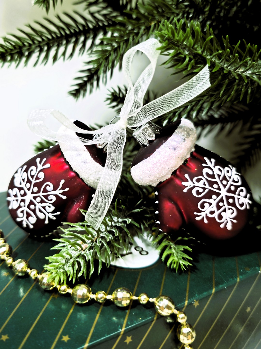 фото Набор ёлочных игрушек Две варежки бордо