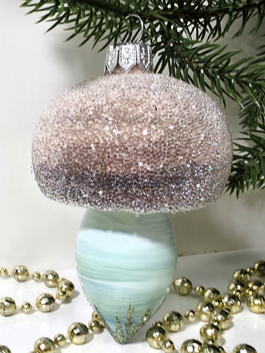 фото Стеклянная елочная игрушка Грибочек