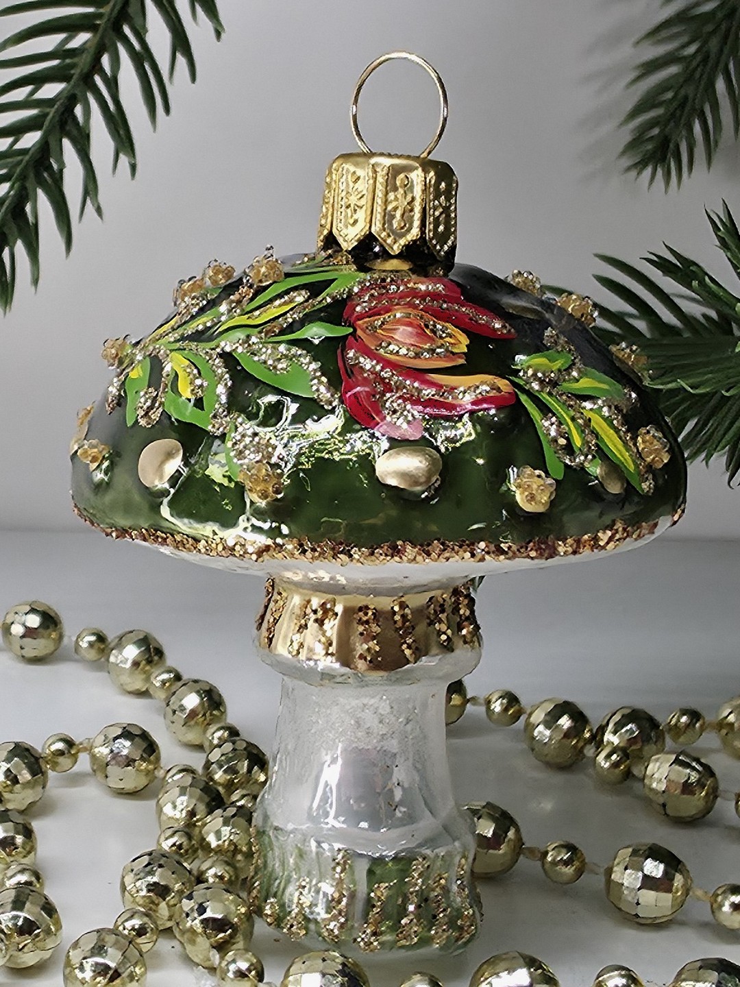 фото Стеклянная елочная игрушка Грибочек зелёный