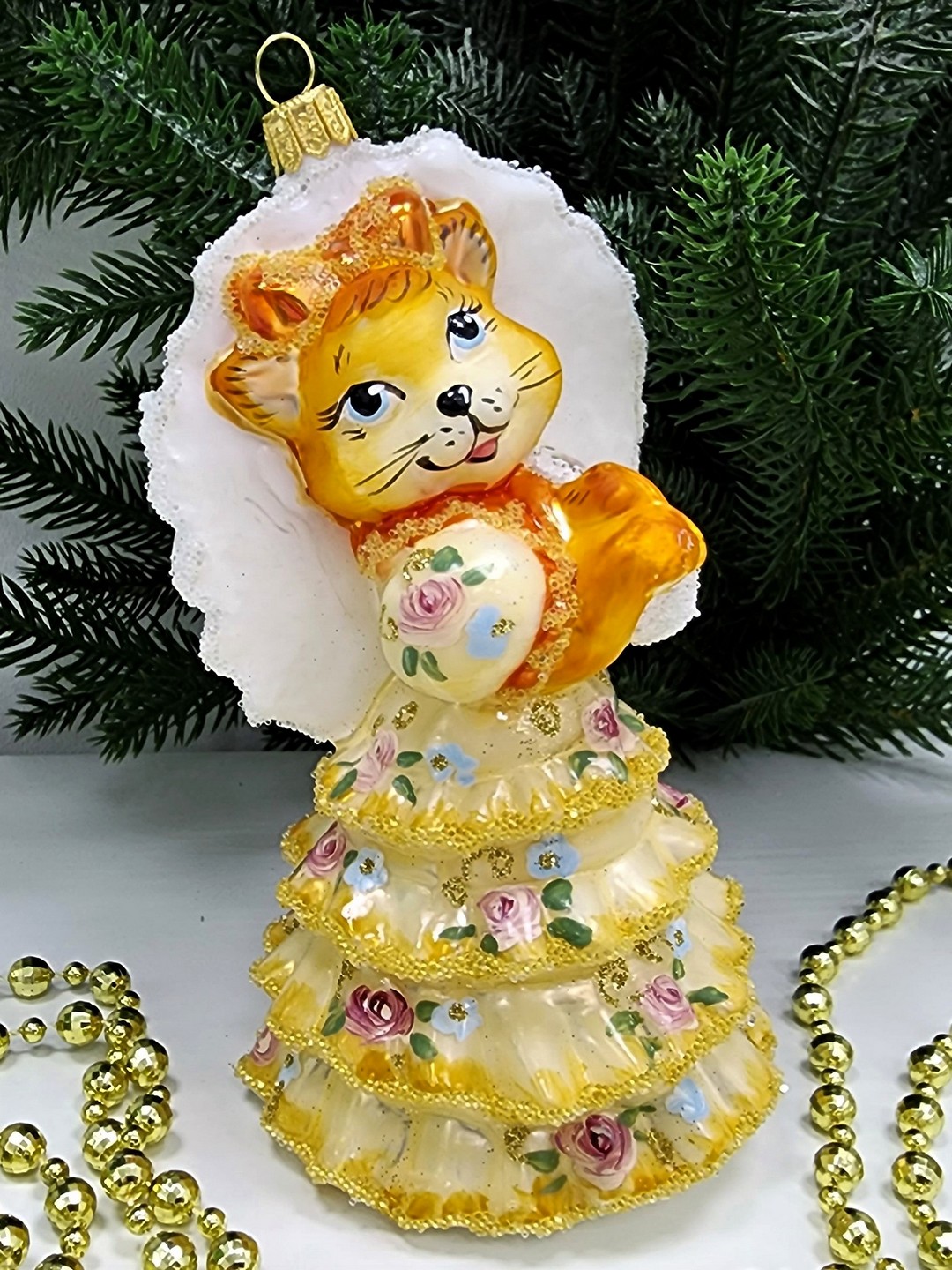 фото Стеклянная елочная игрушка Кошка с зонтиком версаль