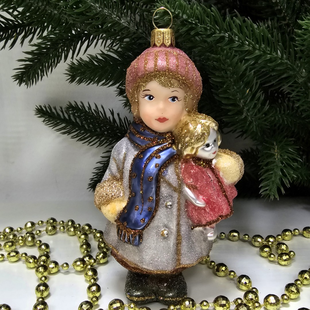 фото Стеклянная елочная игрушка Девочка с куклой сахар