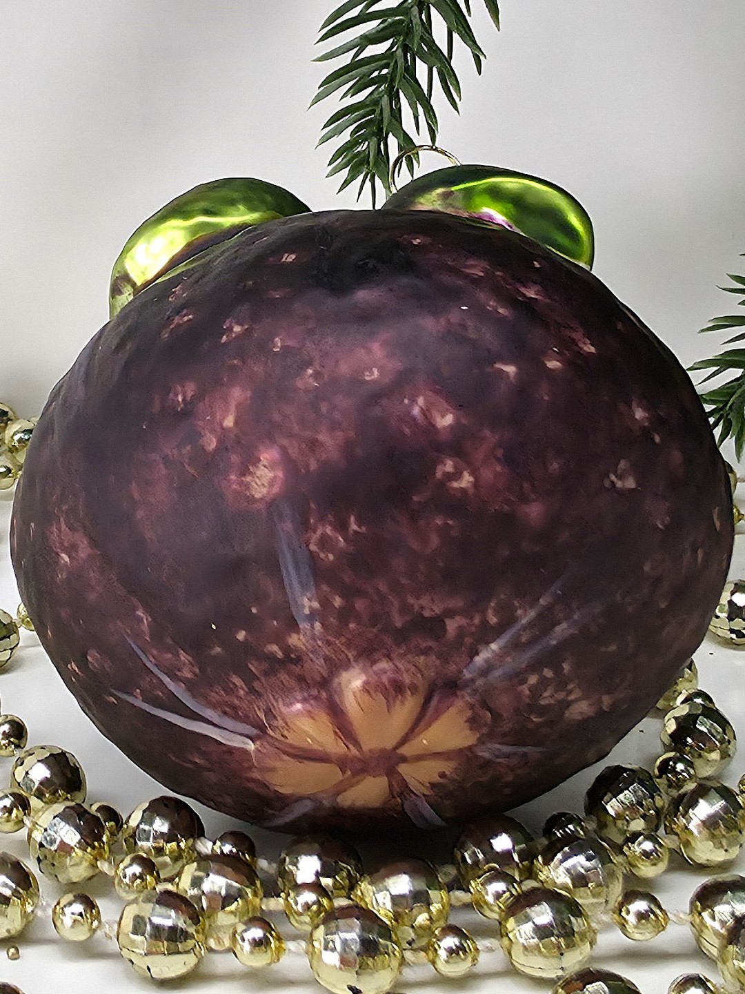 фото Стеклянная елочная игрушка Мангостин