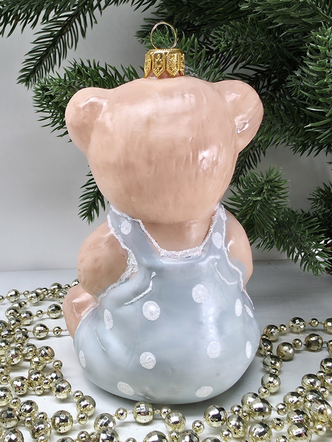 фото Стеклянная елочная игрушка Мишка с мячом