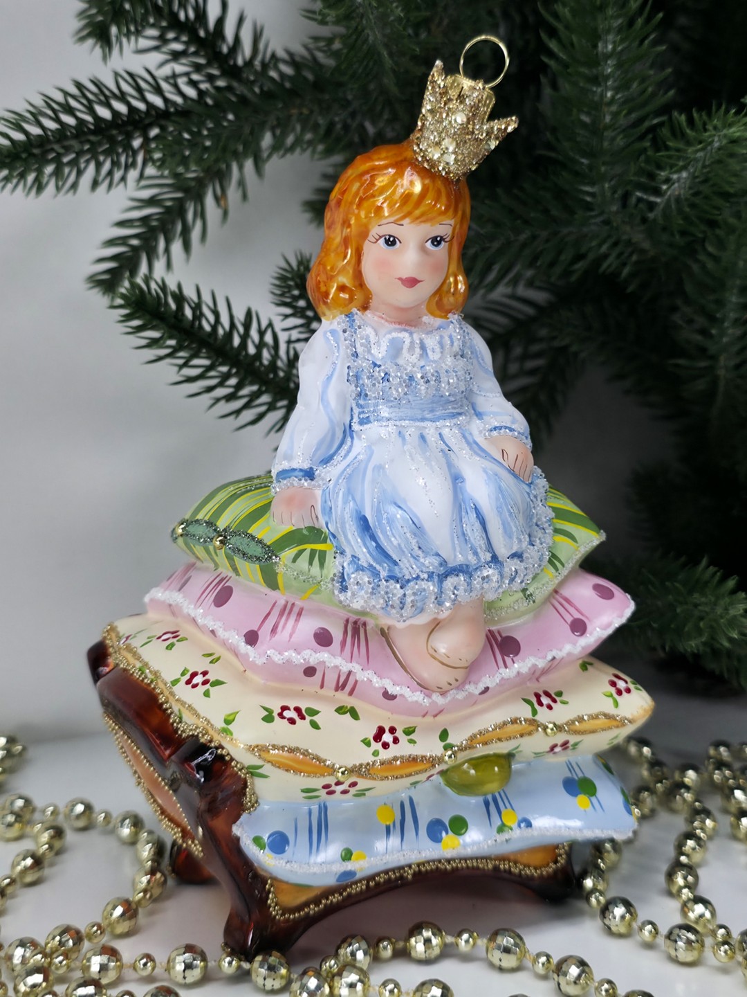 фото Стеклянная елочная игрушка Принцесса на горошине