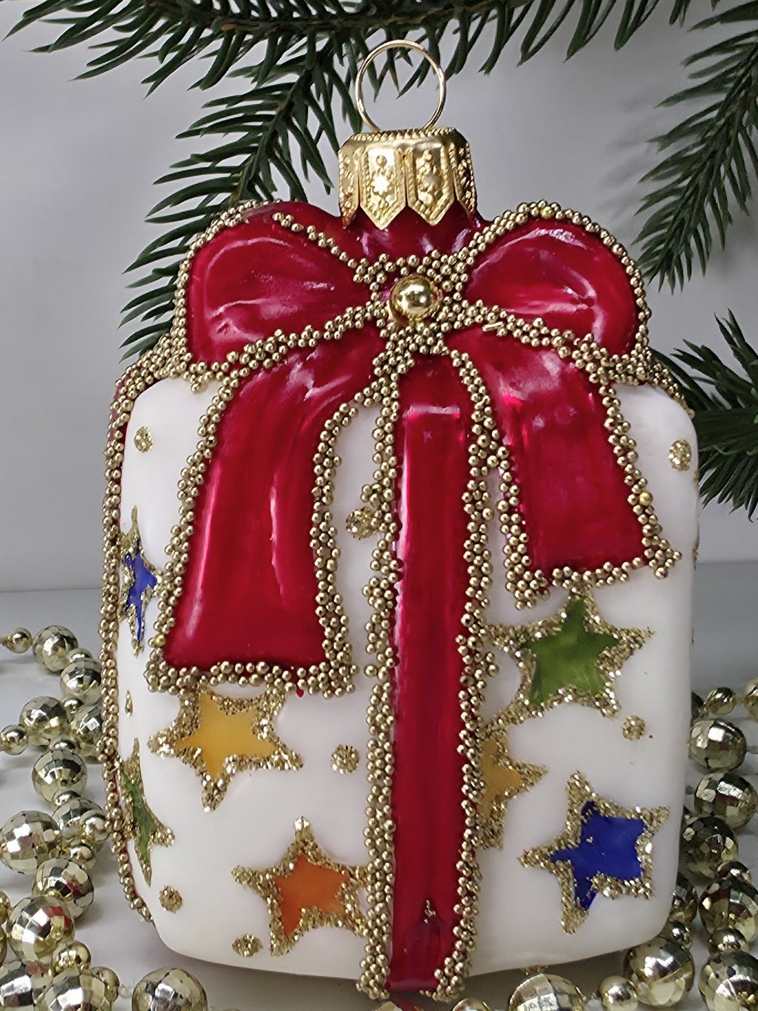 фото Стеклянная елочная игрушка Подарок винтаж