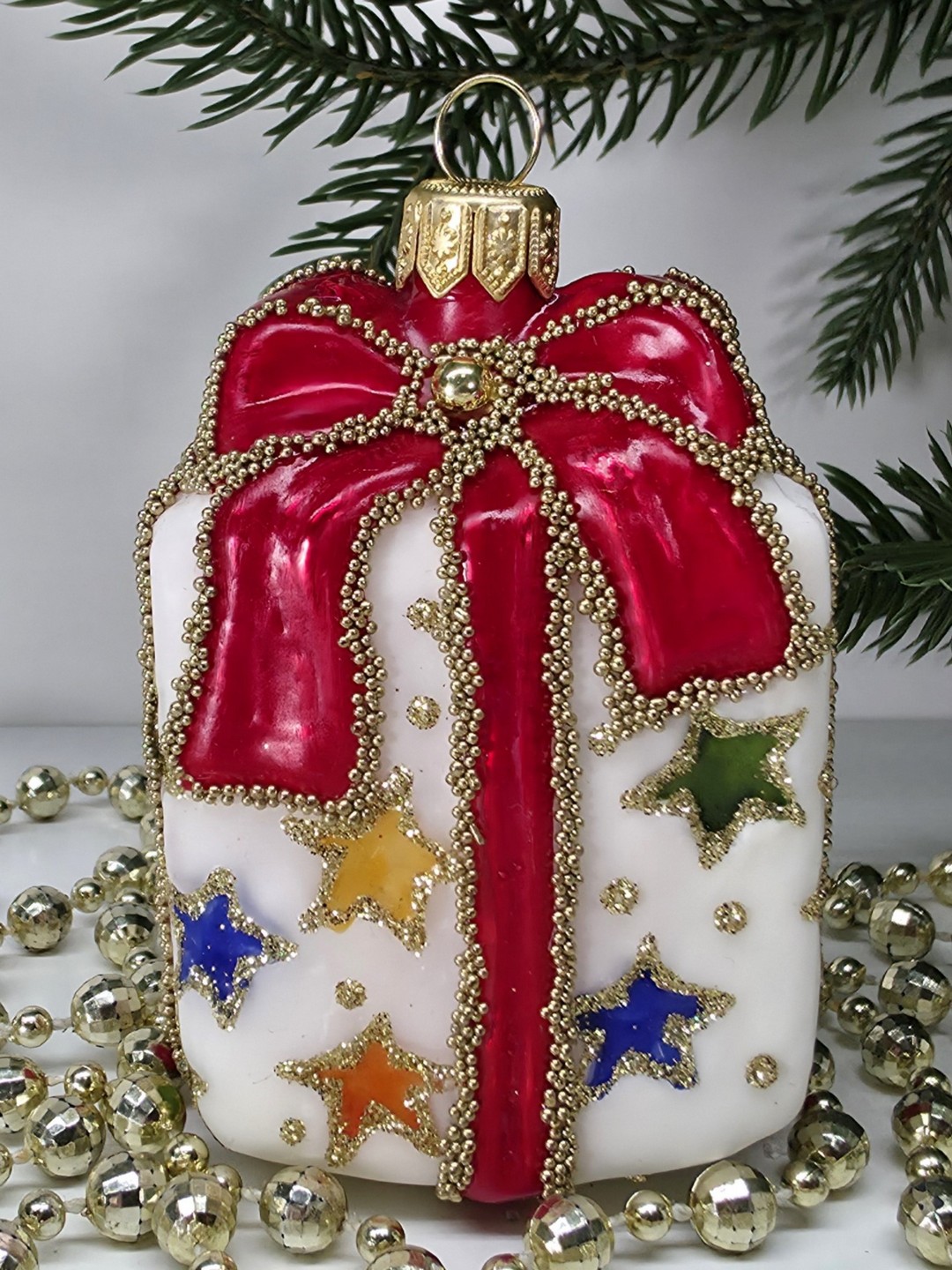 фото Стеклянная елочная игрушка Подарок винтаж