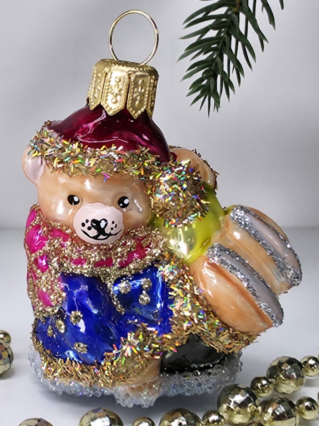 фото Стеклянная елочная игрушка Мишутка с подарками