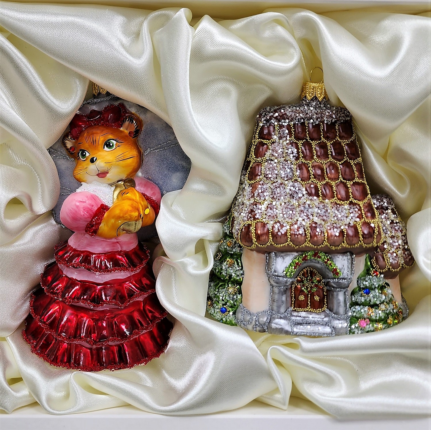 фото Набор ёлочных игрушек Дом и Кошка с зонтиком красная